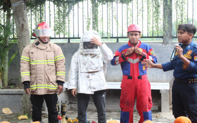 Sosialisasi Pemadam Kebakaran Sukoharjo di SDIT Ar Rahman